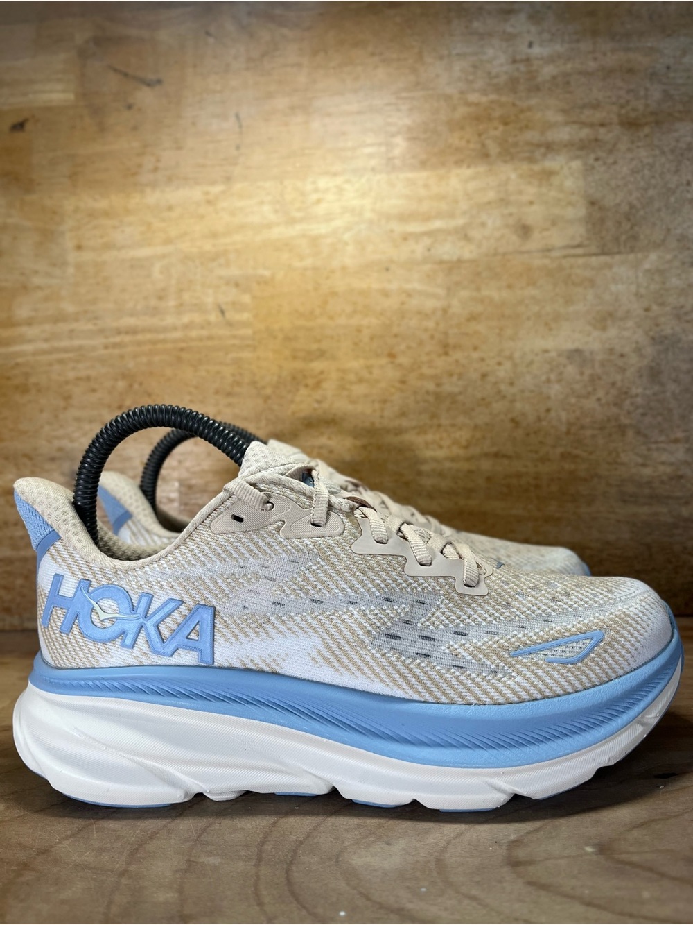 Hoka One One Clifton 9 Womens Size 6 Running Shoes Sneakers Oak Alabaster